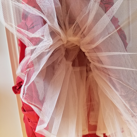 Fancy red dress - Picture 7 of 10